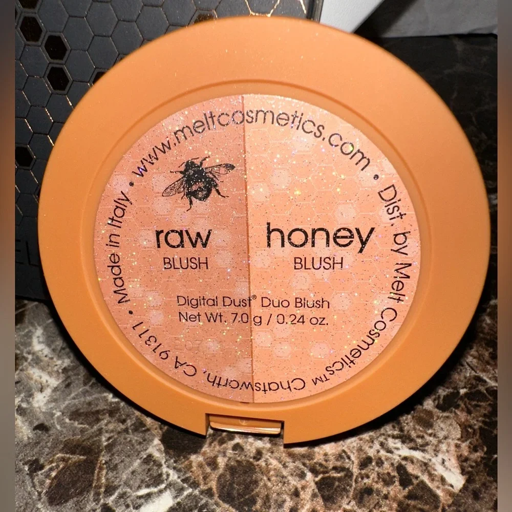 Melt Cosmetics Digital Dust Duo Bee Honeycomb Highlighter, Blush & Bronzer